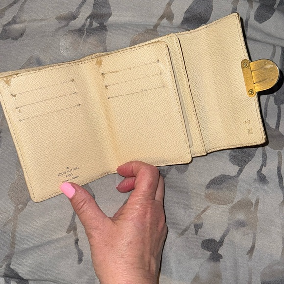 Louis Vuitton Damier Azur Koala Wallet - Picture 4 of 12